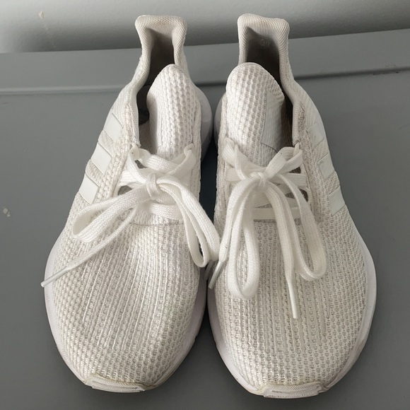 Adidas white sneakers size 4 - Picture 2 of 4